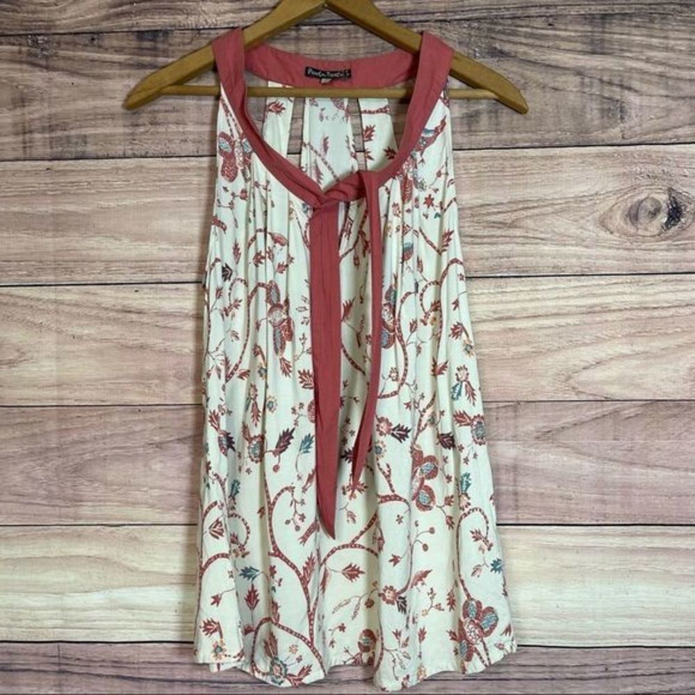 Pithecanthropus Floral Top - Picture 2 of 6
